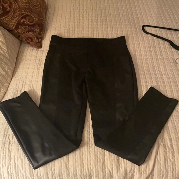 BCBG leggings with leather side strap - Picture 2 of 4
